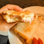 カフェ ド パブロ - チーズがたっぷりである