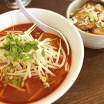 麺処 えんや - 辛味噌ラーメン2辛とミニチャーシュー丼(๑´ڡ`๑)
旨辛〜(๑¯◡¯๑)