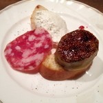 ラ スフォリーナ - アミューズ　青リンゴで包んだフォアグラ　ゴルゴンゾーラのムース　サラミ