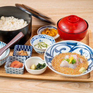 [Lunch] Enjoy ``all-you-can-eat'' sea bream rice!