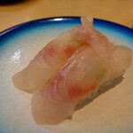 Kaitenzushi Honjin - 天然平目(510円)