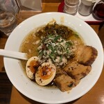 丸銀らーめん - 焦がしニンニク油ラーメン