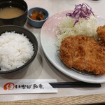 いなば和幸 - ロースとんかつ定食に、かにクリームコロッケ単品追加。