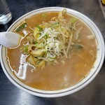 栄華 - 料理写真:みそラーメン