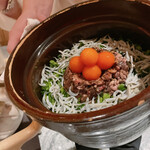 銀座 しのはら - 焼鼈と鮎の稚魚と菜の花の炊き込みご飯 卵黄醤油漬け