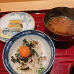 銀座 しのはら - 赤出し、お漬物、ご飯