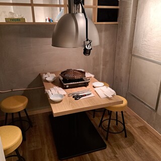 プライベート感覚のお席で生ラムを堪能して下さい！