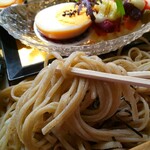 遊の丘 - 十割蕎麦、味付け玉子、ポテトサラダ、トマトソース掛けベーコン、焼き野菜(大根･むかご(山芋の球芽)等)(R2.4.2撮影)
