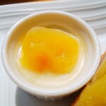 遊の丘 - 林檎煮が乗った自家製ヨーグルト(R2.4.2撮影)