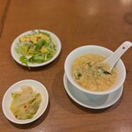 Chainate Burufamu Ran - スープ、漬物、サラダ