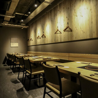 A modern Japanese space for adults where you can enjoy our signature dishes and drinks without any hesitation.