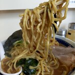 自家製麺 二丁目ラーメン - 濃厚を超えたヌルッとどっしりスープか絡まりまくる縮れ太麺が美味すぎた。