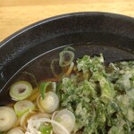 ふじ - お汁はカツオだしが効いててやけに旨い