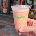 タマル - 「ミックスフルーツのフレッシュジュース」(税込200円)
苺と柑橘の香りと甘みがするひんやり冷たいフレッシュジュース、お得です♪