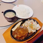 肉の万世 - ハンバーグ（180g）＆生姜焼き　ライス大盛　税込1683円