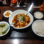 本格四川料理 麻辣先生 - 老四川麻婆豆腐（中辛、ランチセット）［開店1周年記念キャンペーンで980円→780円］