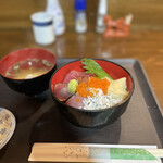 Hatsu Shima - 海鮮丼