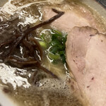 福間ラーメン ろくでなし - こってりラーメンのアップ