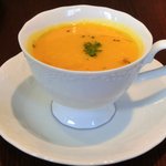 ヴィアート - ≪'13/06/27撮影≫木戸シェフ自慢 本日のスペシャリテ 1000円 の鹿児島産パンプキンのポタージュ