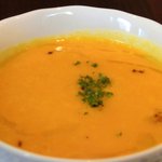 ≪'13/06/27撮影≫木戸シェフ自慢 本日のスペシャリテ 1000円 の鹿児島産パンプキンのポタージュ