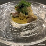 カーサ・デル・チーボ - 北寄貝とキャビアのサフランを練り込み造られた冷製タリオリーニ