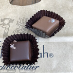 ショコラトリー エクチュア - 塩味のチョコ（右上）はパンチが効いたお味