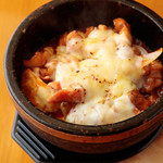 京の韓国家庭料理 ハムケ - トロトロチーズの「石焼チーズブルダック」