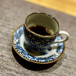 丸新 - ⑧甘海老、頭殻スープ
      〜「良い甘海老が入りましたよ」とちょっとした酒の肴をだして頂きます。この頭殻の濃厚なスープが絶品♫