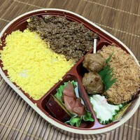とんかつ まい泉 青山本店 - ご飯にロックオン。