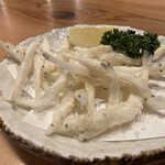 Sushi Izakaya Nihonkai - 白魚の唐揚げ　　　　　　539円