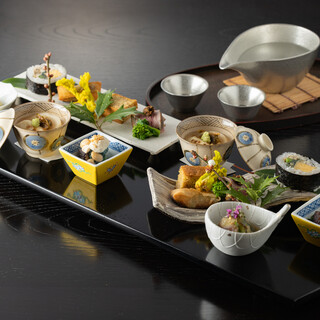 最多可容纳12人!在纯日式的日式房间里，享用会席料理和美酒