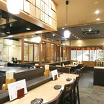 串カツ　しろたや - カウンター・テーブル席ともにご用意しております。