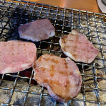 近江牛神戸牛 焼肉 肉魂 - 