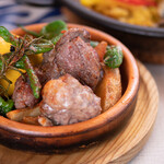 パエリアレストラン バラッカ - ヒツジとレモンのオーブン焼き