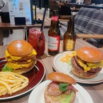 J.S.BURGERS CAFE - 