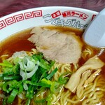 旭川ラーメンこぐまグループ - チャーシュー、メンマ、ねぎ