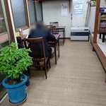 旭川ラーメンこぐまグループ - 内観(テーブル席)