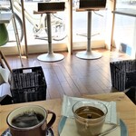 Tomita Coffee Roastery - 内観