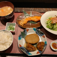 神宮前もくち - ●選べる定食２品