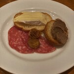 カーヴ - アミューズ