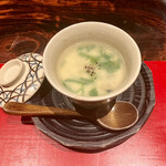 賛否両論 - ・お椀
      アサリと菜の花の茶碗蒸し
      アサリの出汁掛け