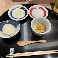 天ぷら はせ川 - 各薬味と先付けの汲み上げ湯葉と雲丹
