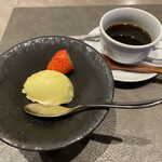 八重洲 steak & seafood 鉄板焼き 一心 - りんごのシャーベット