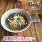 海が見えるそば家 - 沖縄そば三枚肉