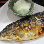 となりの食堂 - 全体にキレイに焦げ目が･･･そそりからから