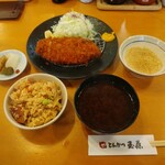 とんかつ玉藤 南郷店 - 熟成ロースかつ定食 180g