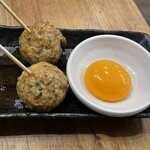串むら - (料理)自家製つくね卵黄添え