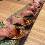 肉と日本酒いぶり - 炙り肉寿司3種盛り合わせ