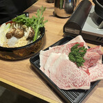 肉と日本酒いぶり - A5ランク黒毛和牛サーロインのすき焼き