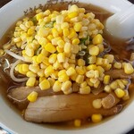 Dosanko - 醤油ラーメン（コーン増し）